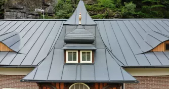 Hřensko, přední detail